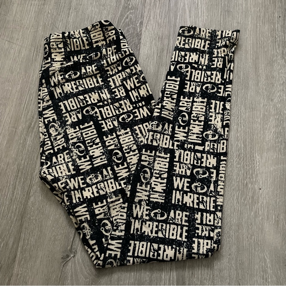 🦸🏻‍♀️ Disney Incredible Lularoe OS Leggings